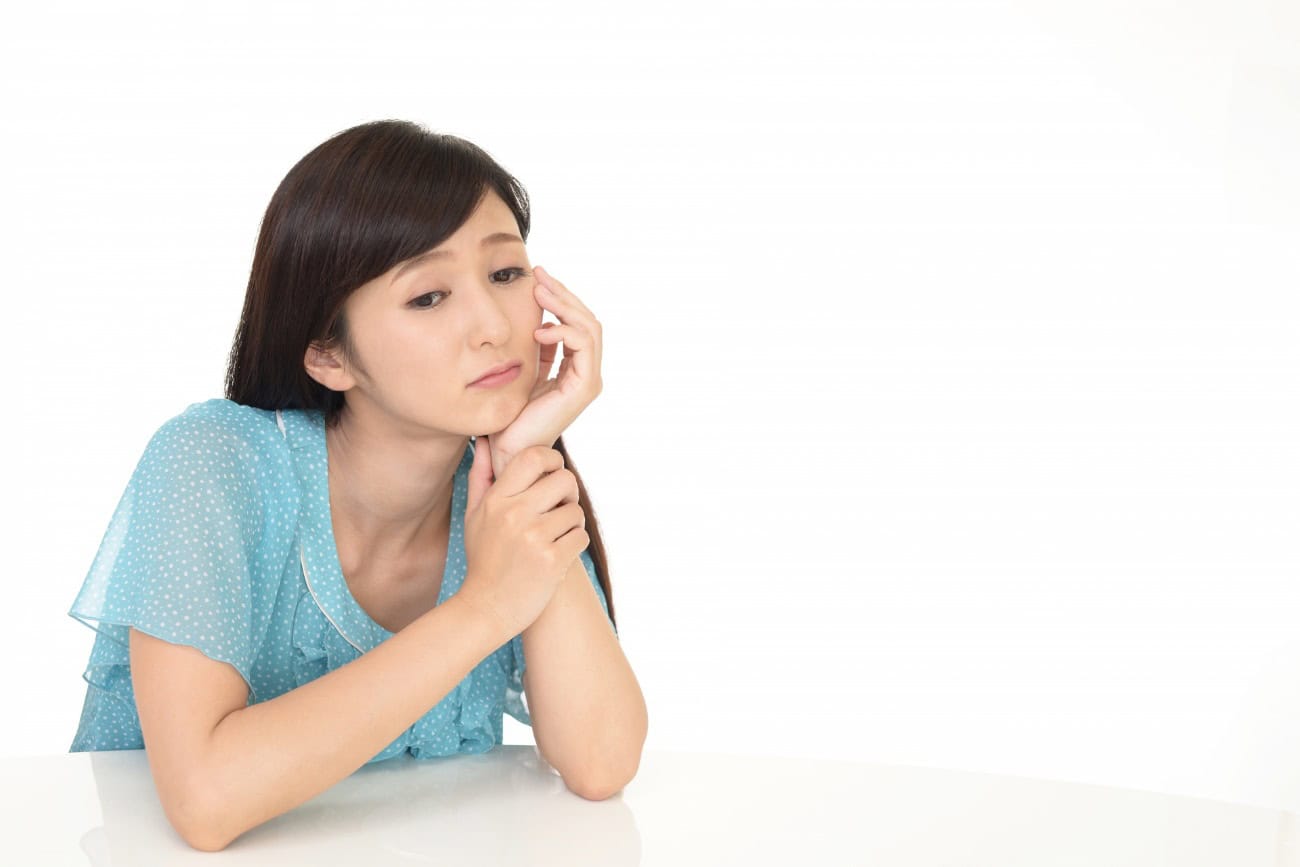 人, 座る, 若い, 女の子 が含まれている画像

自動的に生成された説明